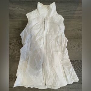 Lululemon Run for Cold Vest, sz 8 White